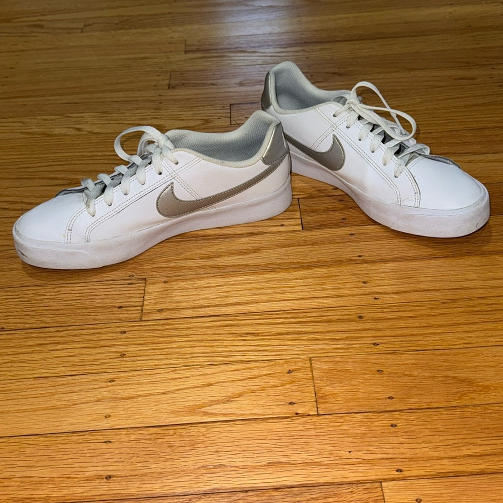 Nike Court Royale AC